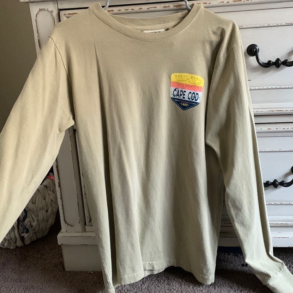 Long sleeve graphic tee